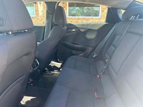 Used 2017 Chevrolet Malibu LT FWD image 20