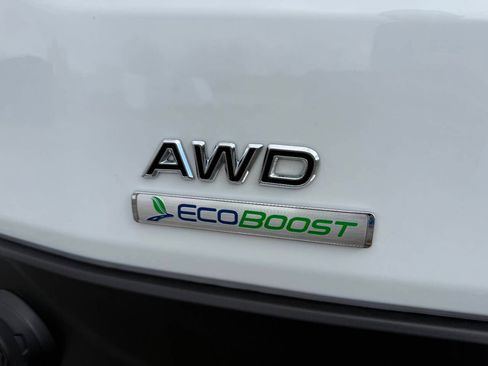 Used 2025 Ford Transit 250 250 AWD 3dr LWB Medium Roof Ca image 10