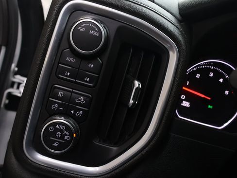 Used 2022 Chevrolet Silverado 3500 LT w/ Convenience Package image 21