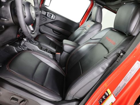 Used 2025 Jeep Wrangler Unlimited Rubicon AWD/4WD image 10