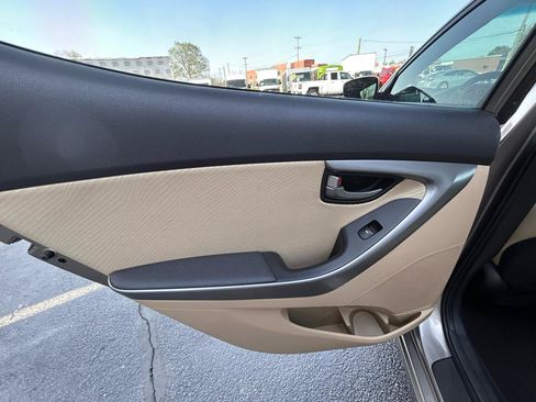 Used 2013 Hyundai Elantra GLS w/ Preferred Pkg FWD image 14