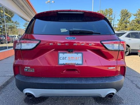 Used 2020 Ford Escape SE image 6