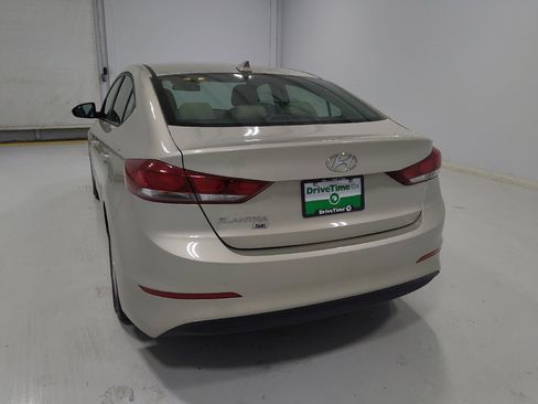 Used 2018 Hyundai Elantra SE w/ SE Connectivity Package 04 FWD image 6