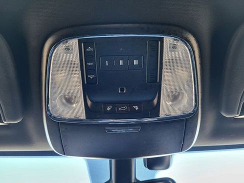 Used 2018 Jeep Grand Cherokee Altitude image 26