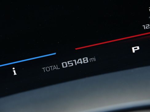 Used 2026 BMW X6 M Competition w/ Executive Package image 41