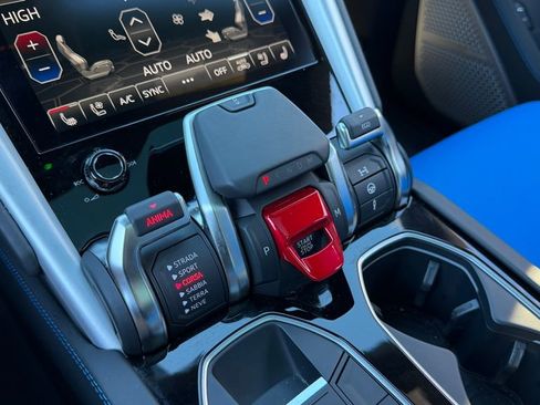 Used 2022 Lamborghini Urus image 21