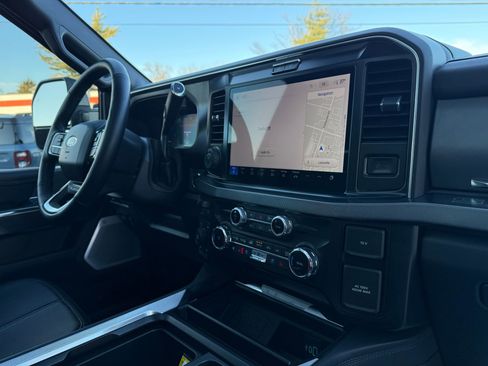 Used 2025 Ford F250 Platinum image 38