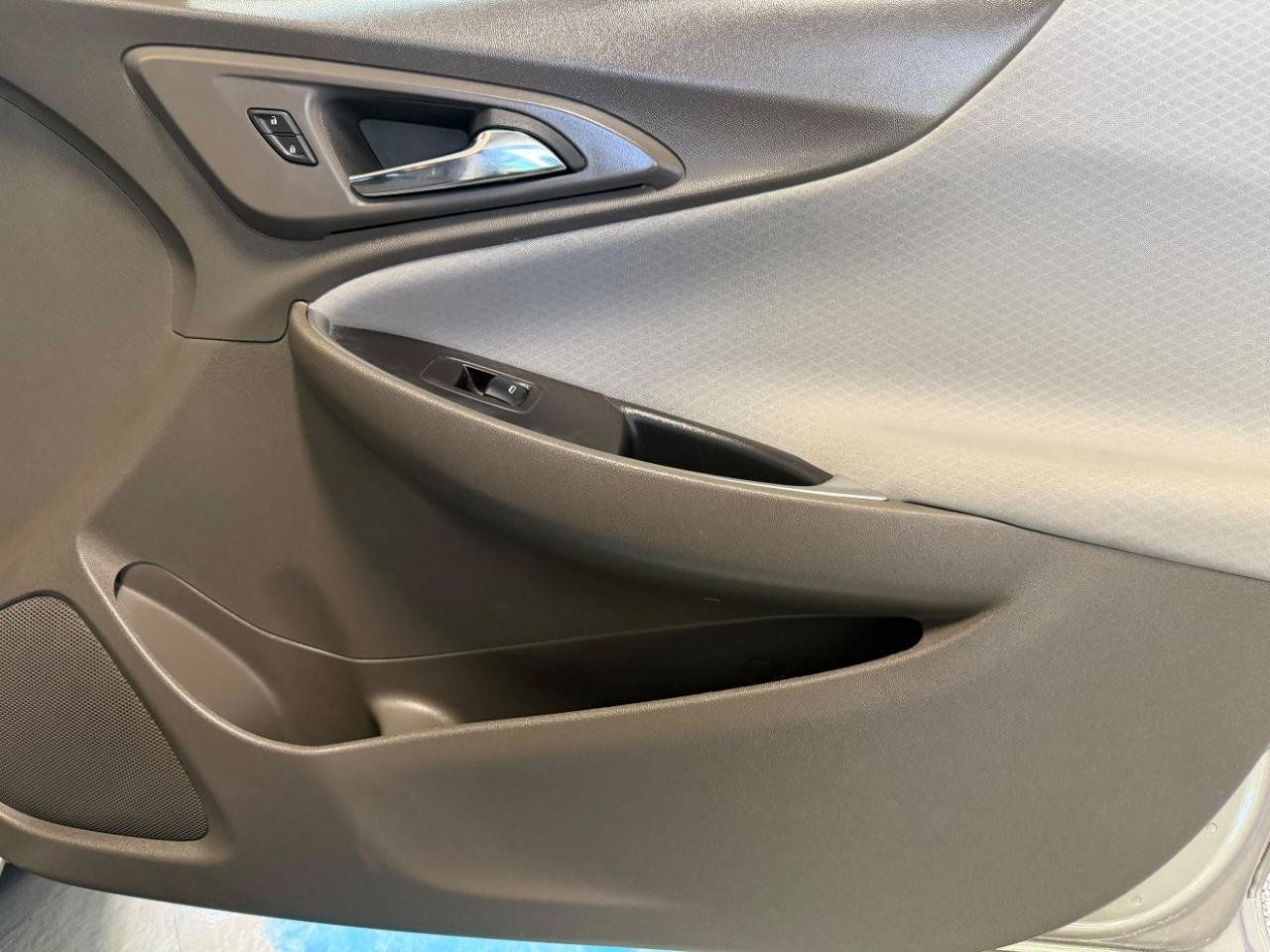 Used 2025 Chevrolet Malibu LT FWD image 23