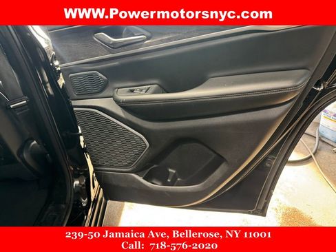 Used 2023 Jeep Grand Cherokee 4WD 4xe image 14