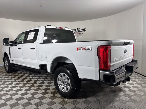 Used 2024 Ford F250 XLT w/ FX4 Off-Road Package image 6