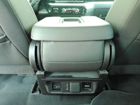Used 2026 GMC Sierra 1500 SLT RWD image 29
