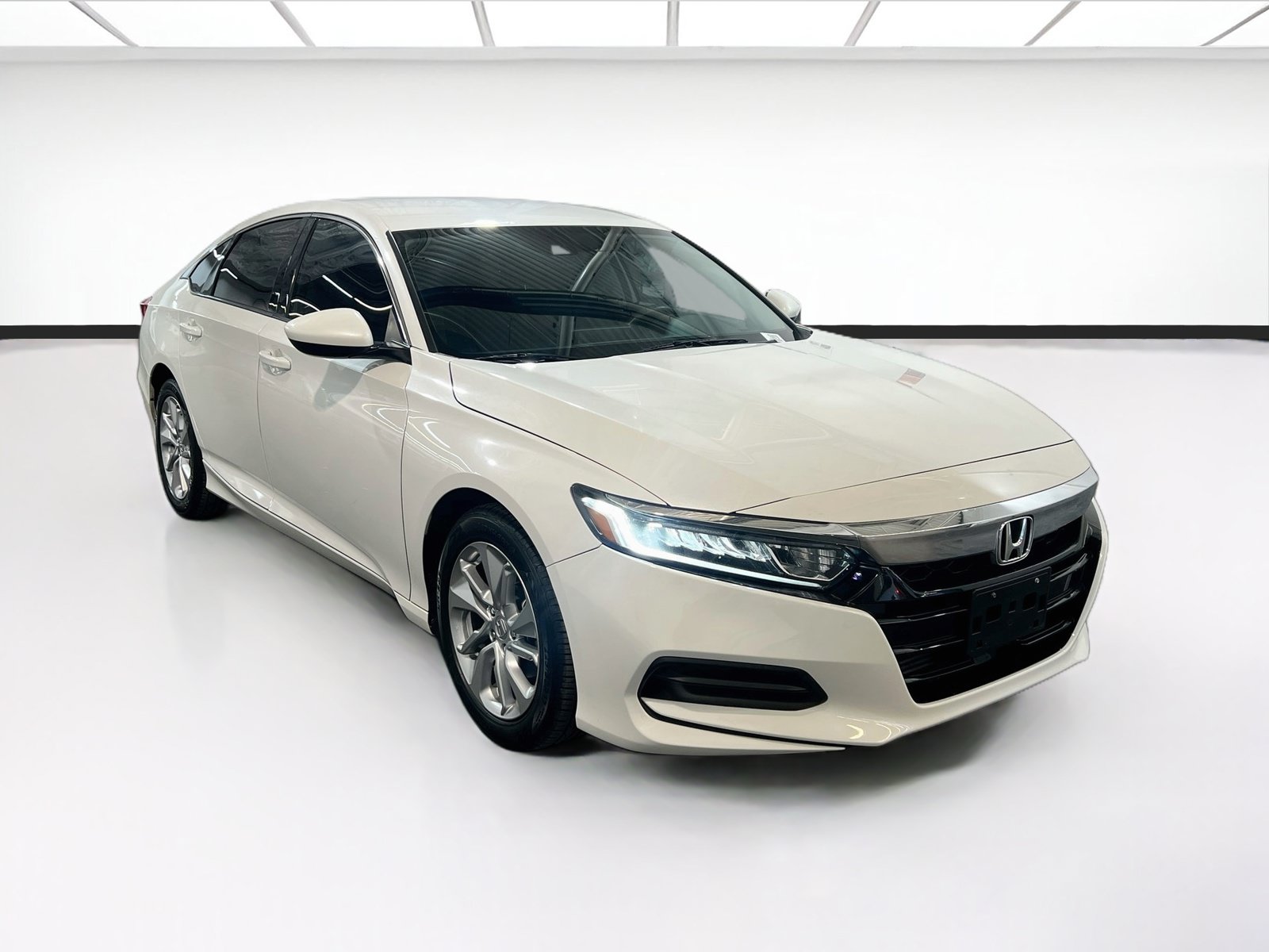 Used 2018 Honda Accord LX image 3