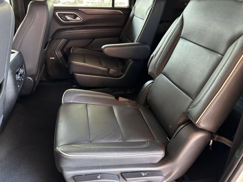 Used 2023 Chevrolet Suburban Premier RWD image 29