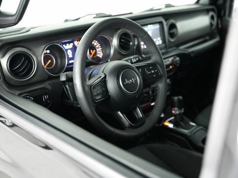 Used 2023 Jeep Gladiator Sport AWD/4WD image 6