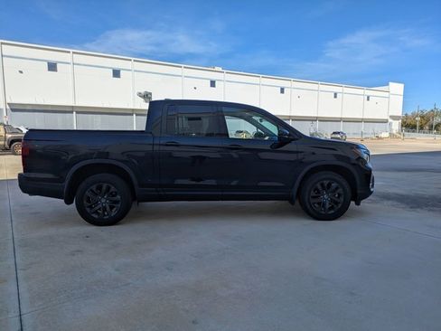 Used 2023 Honda Ridgeline Sport image 4