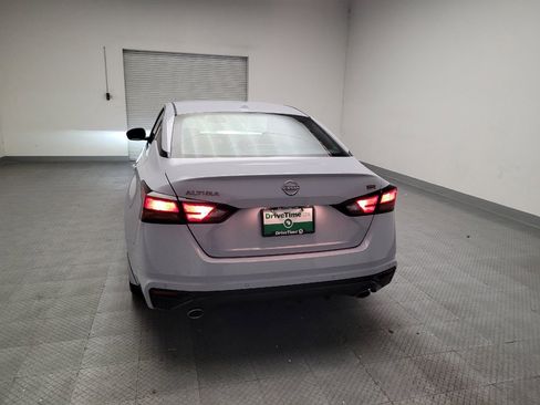 Used 2024 Nissan Altima 2.5 SR FWD image 6