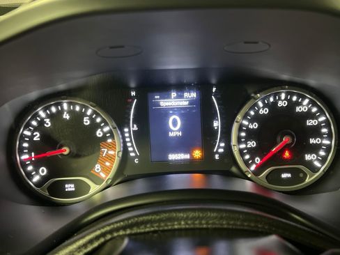 Used 2020 Jeep Renegade Altitude AWD/4WD image 19