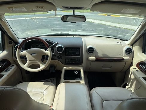 Used 2006 Ford Expedition Limited image 10