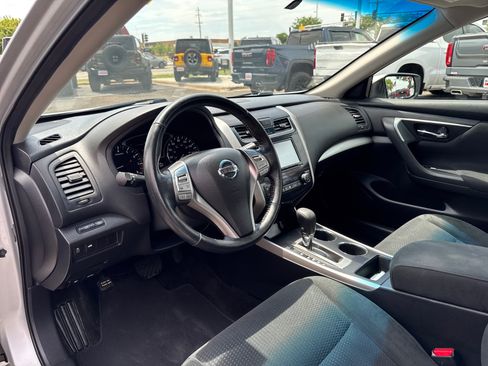 Used 2015 Nissan Altima 2.5 SV FWD image 17