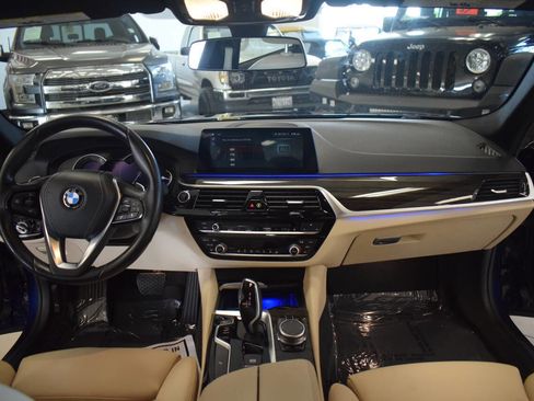 Used 2019 BMW 530i w/ Convenience Package image 45