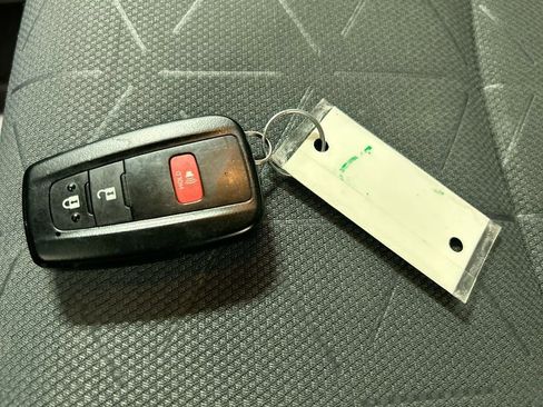 Used 2020 Toyota RAV4 XLE w/ All Weather Liner Package image 12