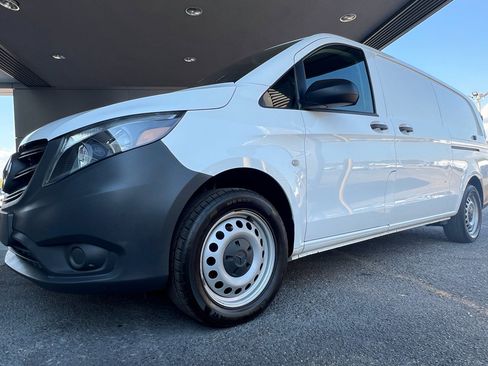 Used 2022 Mercedes-Benz Metris image 4