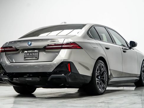 Used 2026 BMW i5 eDrive40 w/ M Sport Package RWD image 15