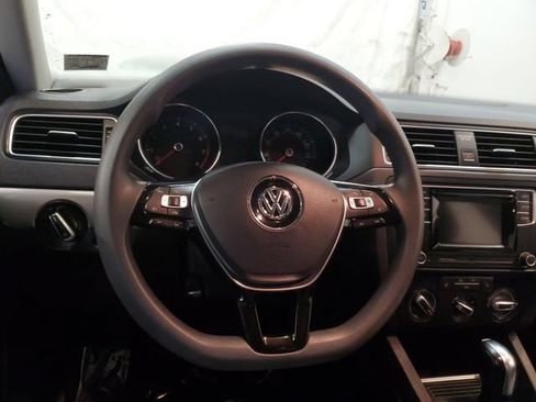 Used 2017 Volkswagen Jetta S w/ Jetta S Cold Weather Package FWD image 14