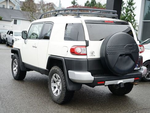 Used 2014 Toyota FJ Cruiser 4WD image 3