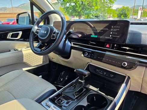 Certified 2025 Kia Carnival SX Prestige FWD image 19