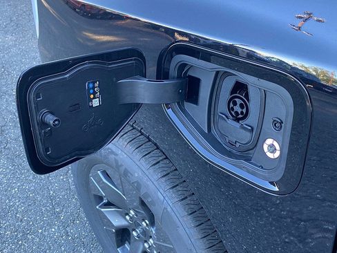 New 2025 Ford F150 Lightning Lariat image 14