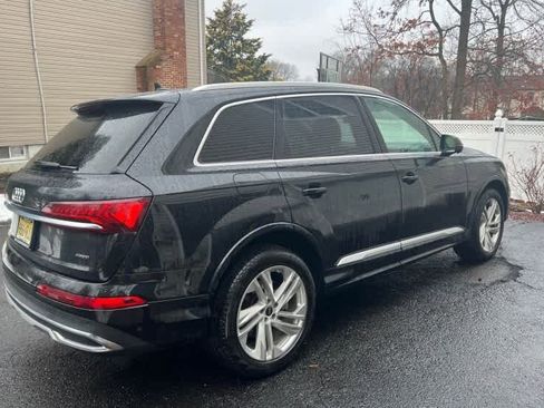 Used 2022 Audi Q7 Premium Plus image 5