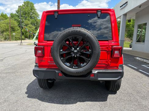 Certified 2025 Jeep Wrangler Unlimited Sahara AWD/4WD image 8