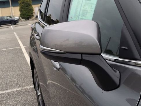 Certified 2026 Toyota Highlander XLE AWD/4WD image 12