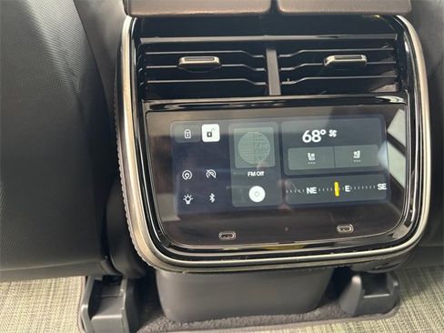 Used 2023 Rivian R1S Launch Edition image 31