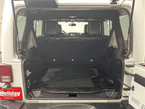 Used 2017 Jeep Wrangler Unlimited Sahara w/ Connectivity Group image 24