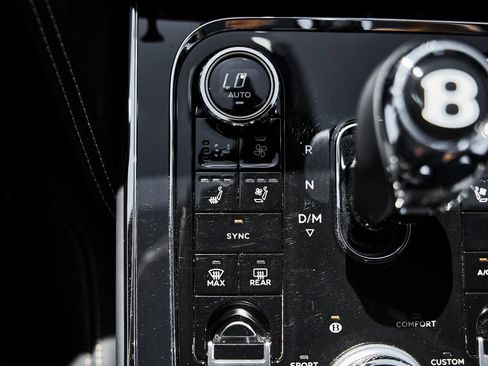 Used 2024 Bentley Flying Spur V8 AWD/4WD image 71