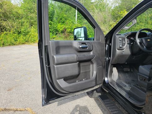 Used 2024 Chevrolet Silverado 2500 Custom w/ Custom Convenience Package AWD/4WD image 15