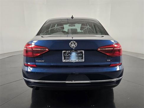 Used 2019 Volkswagen Passat 2.0T Wolfsburg w/ Wheels & Sunroof Package image 5