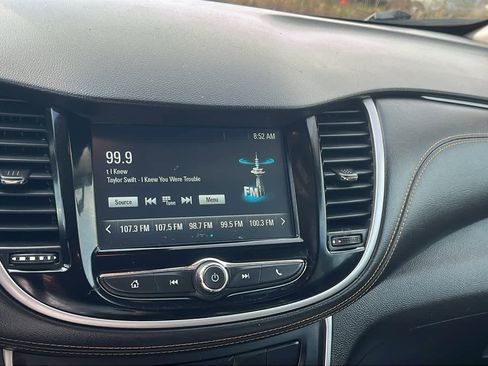 Used 2017 Chevrolet Trax LT w/ LT Convenience Package image 16