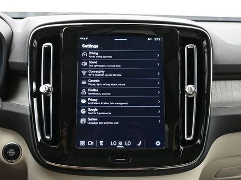 Used 2024 Volvo XC40 B5 Plus w/ Climate Package image 15