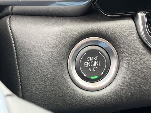 Used 2025 GMC Canyon Elevation w/ Convenience Package image 25