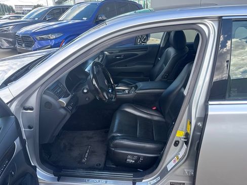 Used 2014 Lexus LS 460 w/ Comfort Package RWD image 3