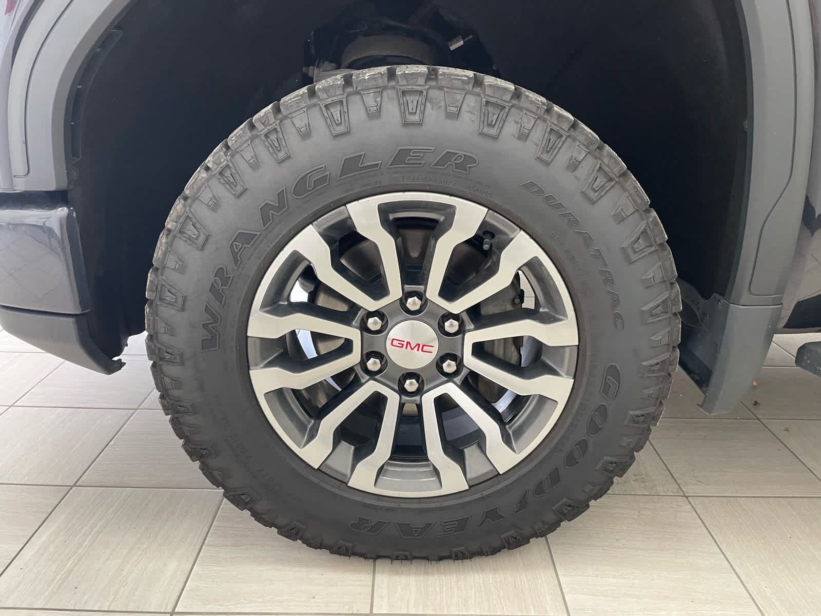 Used 2023 GMC Sierra 1500 AT4 w/ Technology Package AWD/4WD image 8