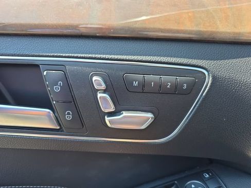 Used 2014 Mercedes-Benz E 350 4MATIC Sedan image 18
