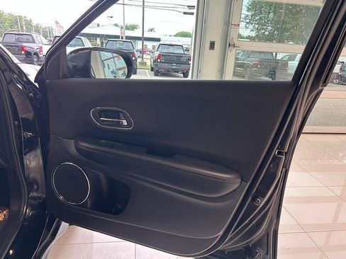Used 2017 Honda HR-V EX image 22