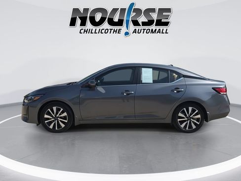 Used 2025 Nissan Sentra SV w/ SV Premium Package FWD image 5