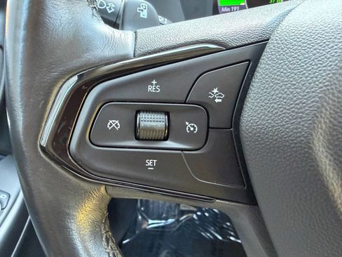 Used 2023 Chevrolet Bolt EUV LT w/ Convenience Package FWD image 14