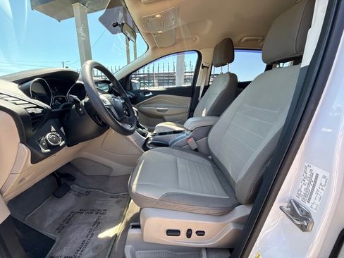 Used 2016 Ford Escape SE w/ Equipment Group 201A image 11