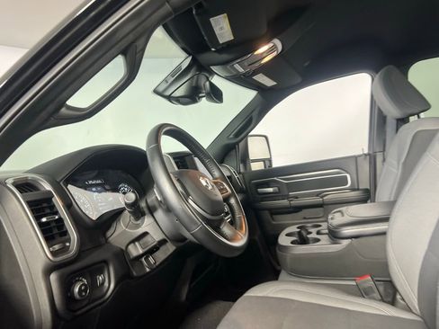 Used 2024 RAM 2500 Big Horn w/ Safety Group image 20